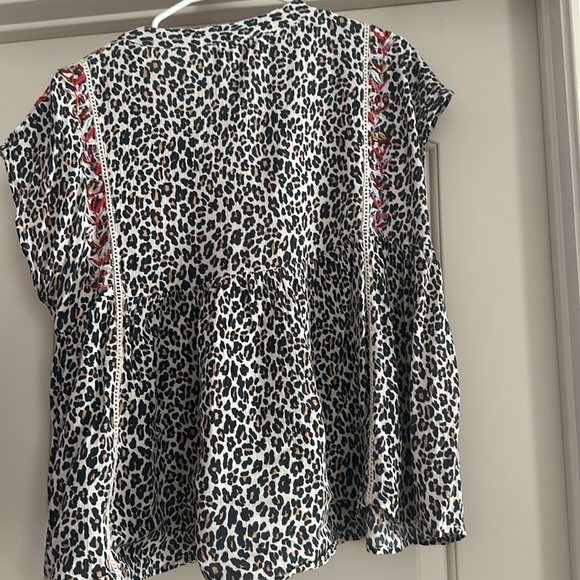 Leopard top with floral embroidery. Loose fitting and flowy. - Picture 3 of 3